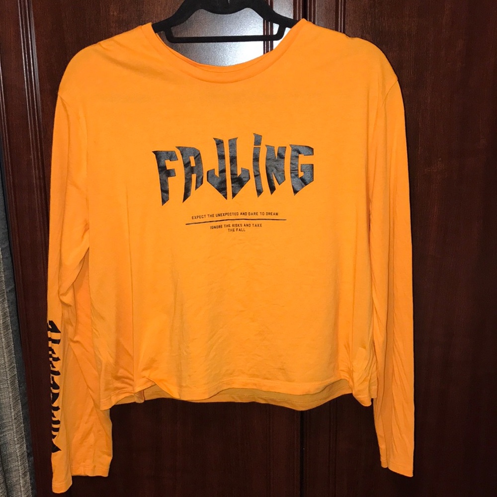 Long sleeve graphic tee
